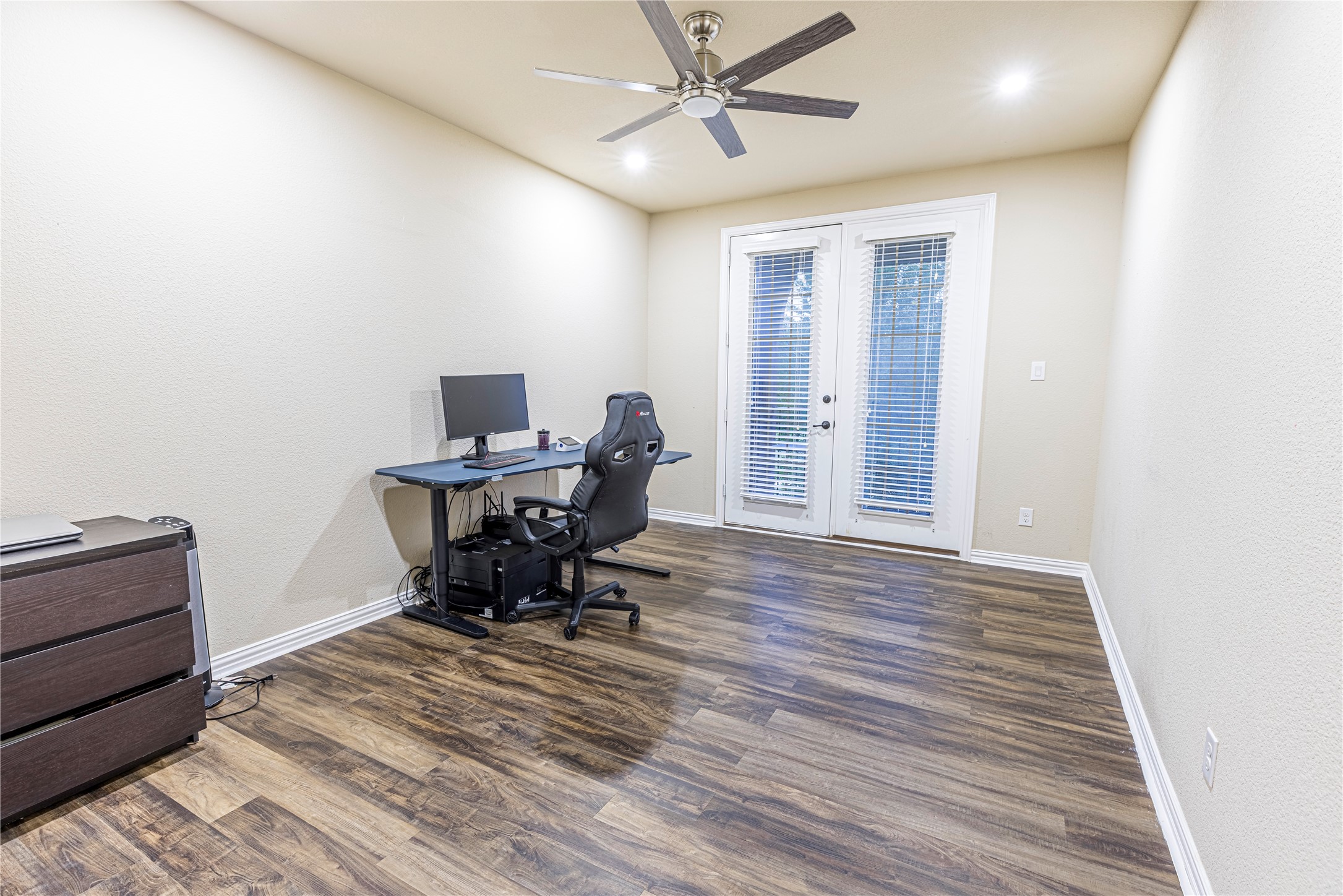2404 Fountain Drive Irving TX 75063