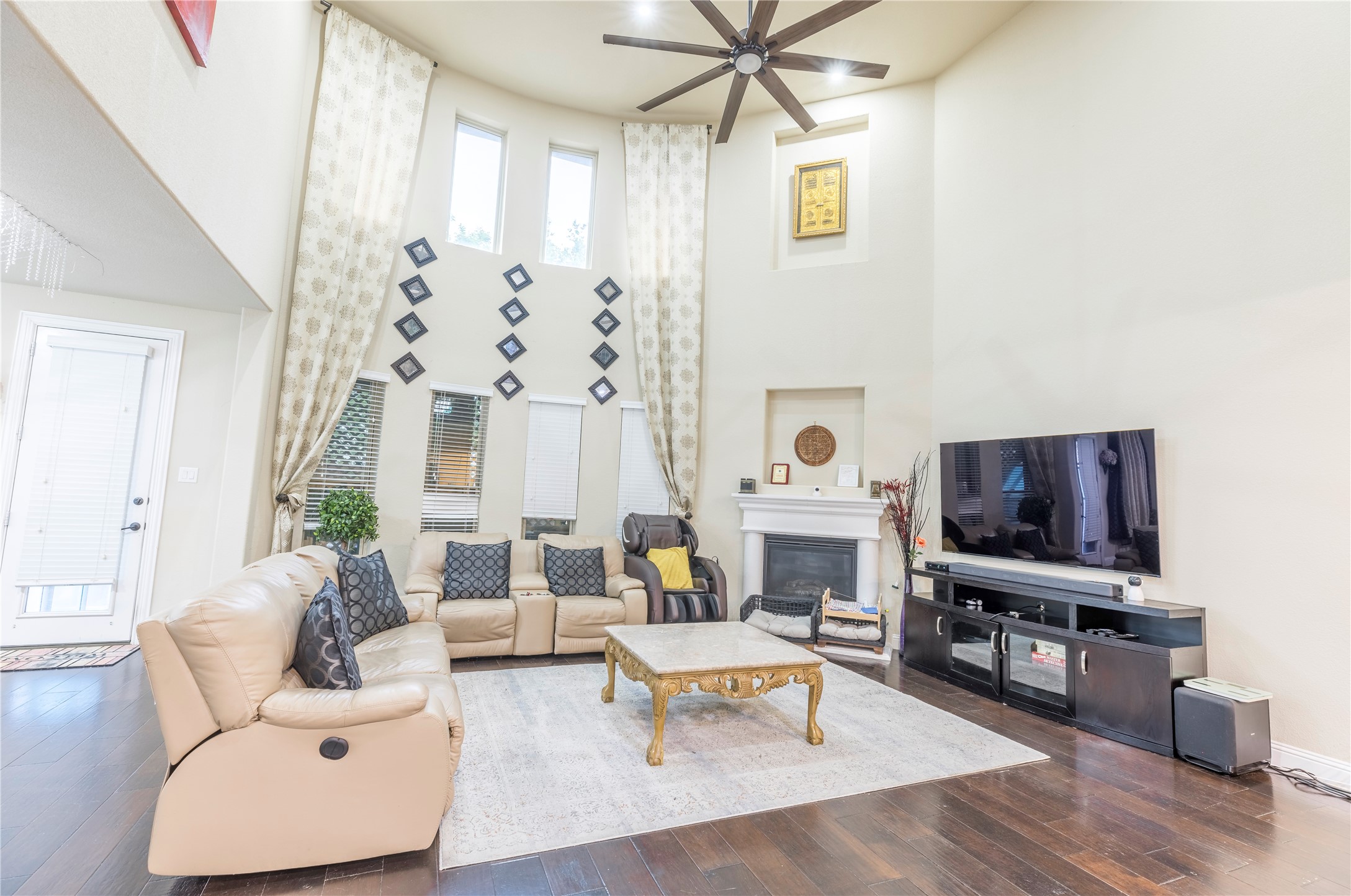 2404 Fountain Drive Irving TX 75063