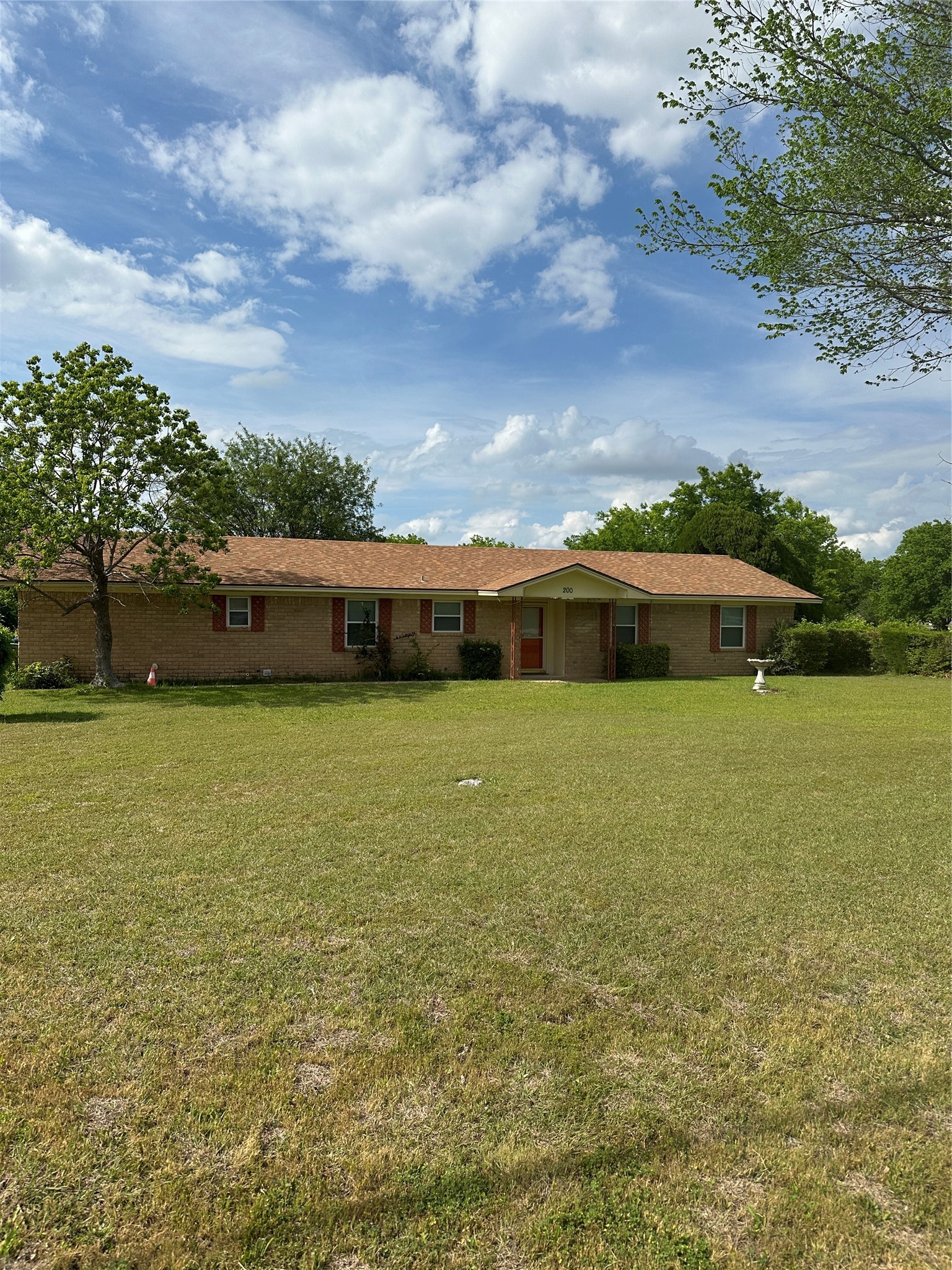 200 Earle Road Hewitt TX 76643