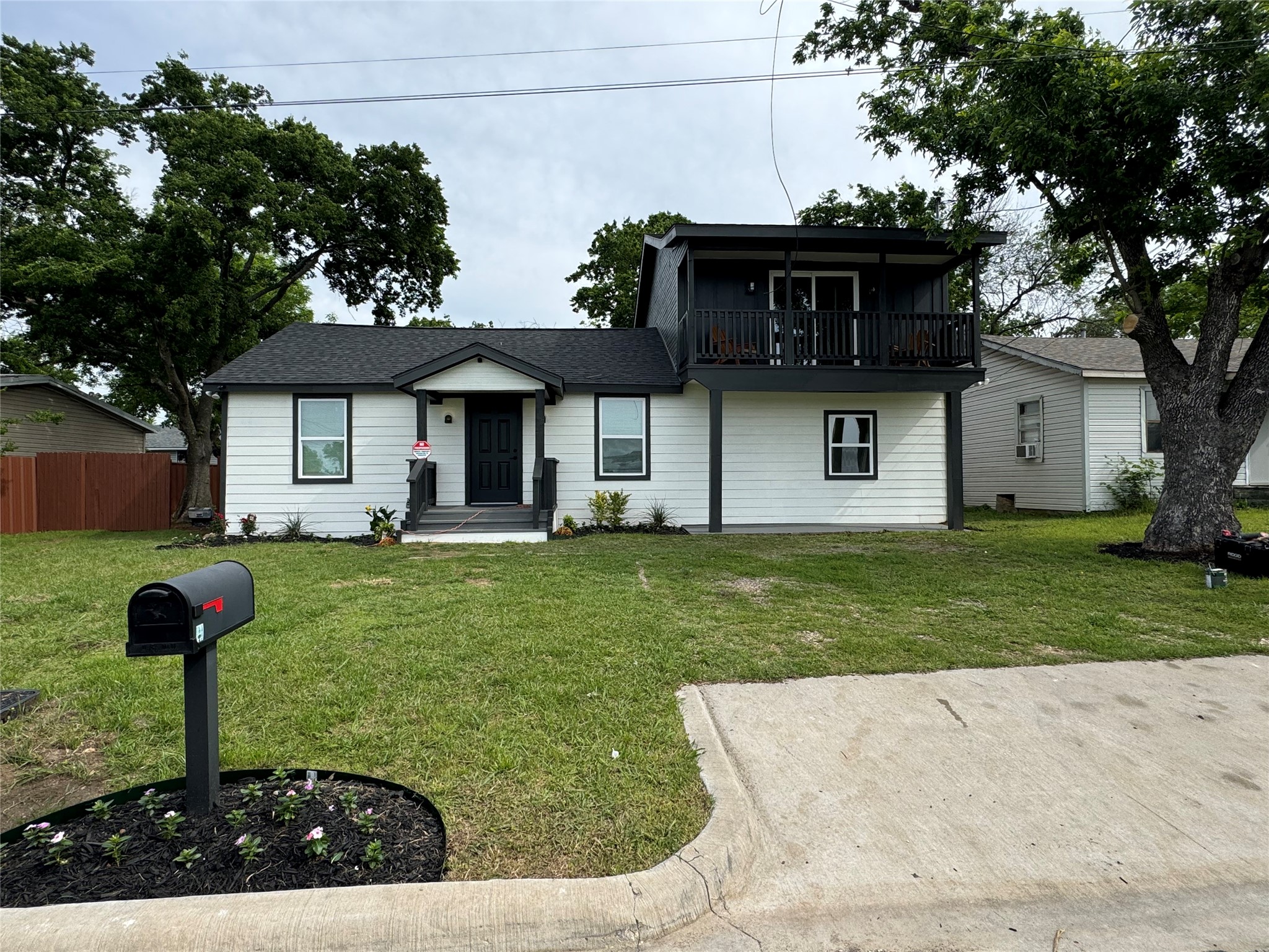 513 W South Street Whitesboro TX 76273