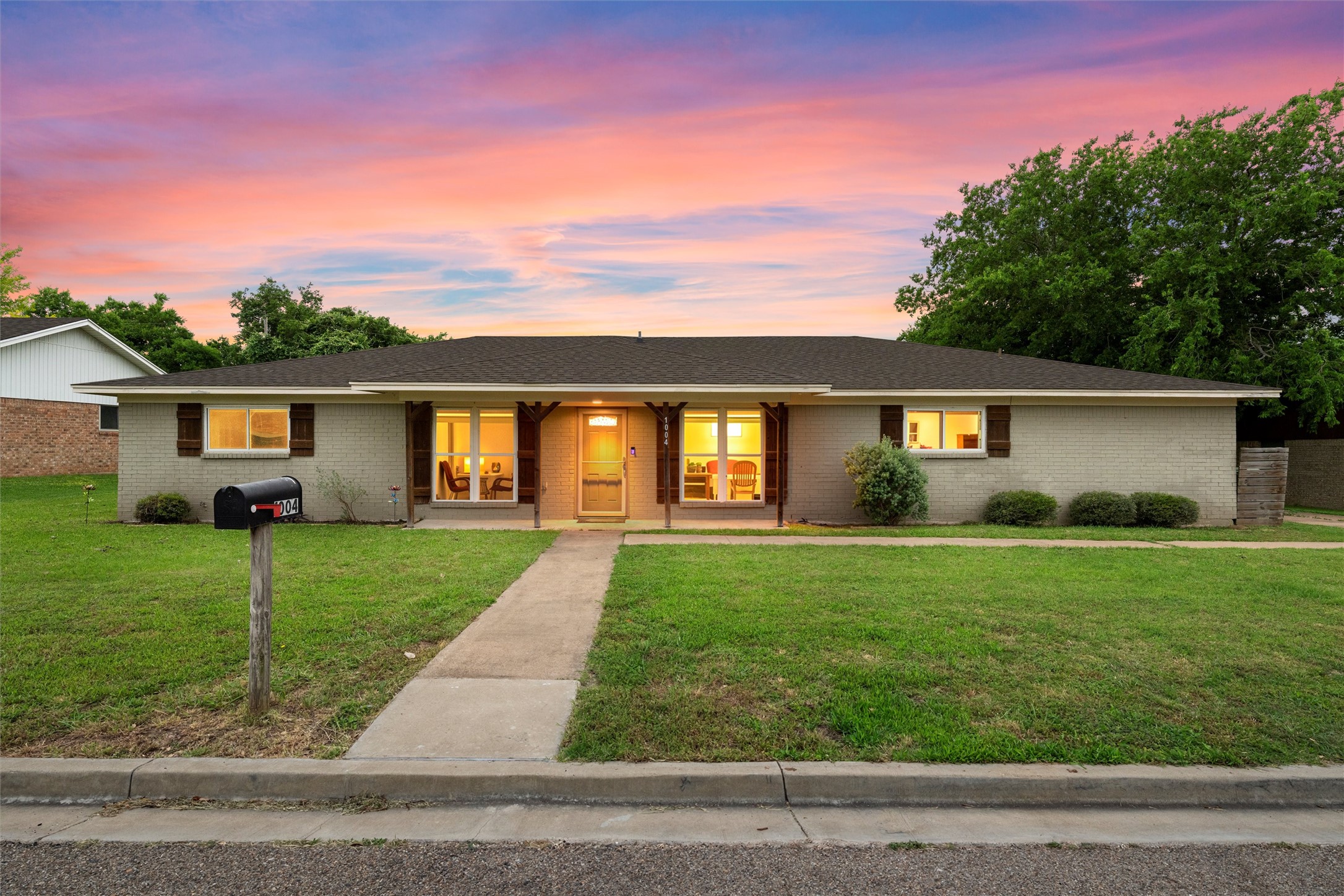 1004 W Elizabeth Drive Robinson TX 76706