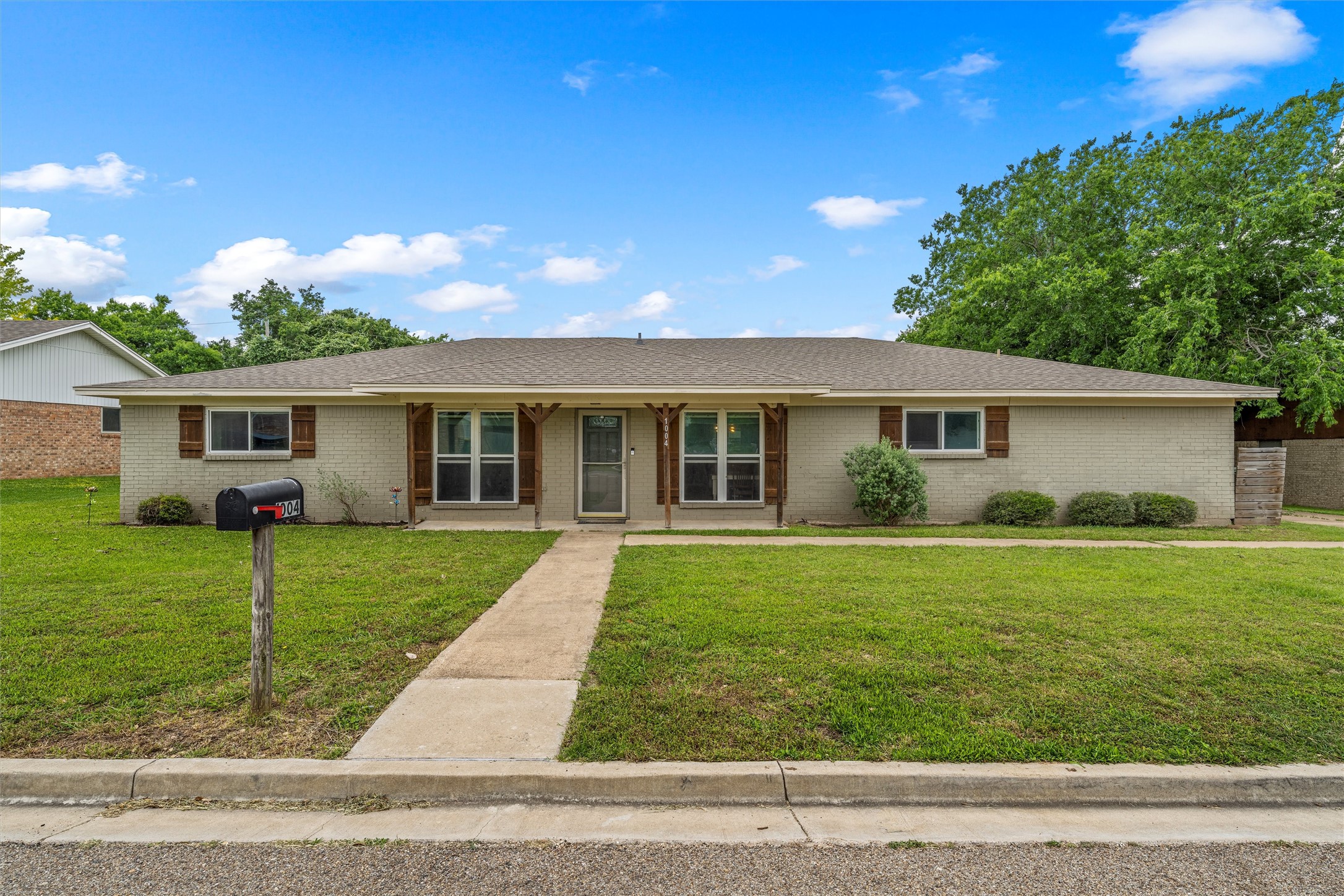 1004 W Elizabeth Drive Robinson TX 76706
