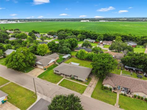 1004 W Elizabeth Drive Robinson TX 76706