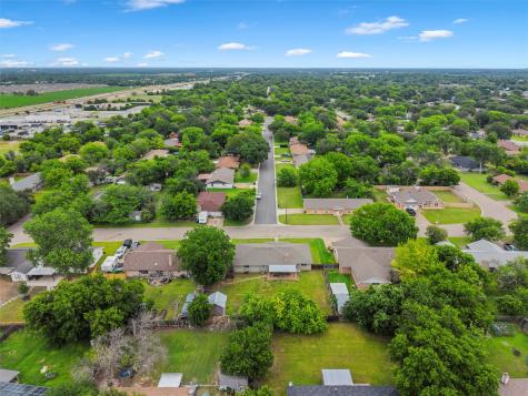 1004 W Elizabeth Drive Robinson TX 76706