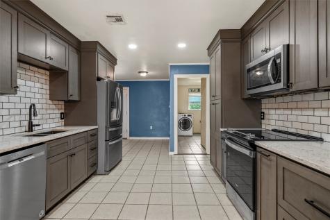 1004 W Elizabeth Drive Robinson TX 76706