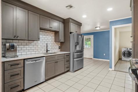 1004 W Elizabeth Drive Robinson TX 76706
