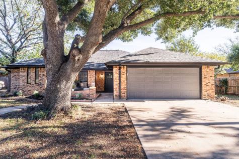 808 Ridgeview Drive Burleson TX 76028