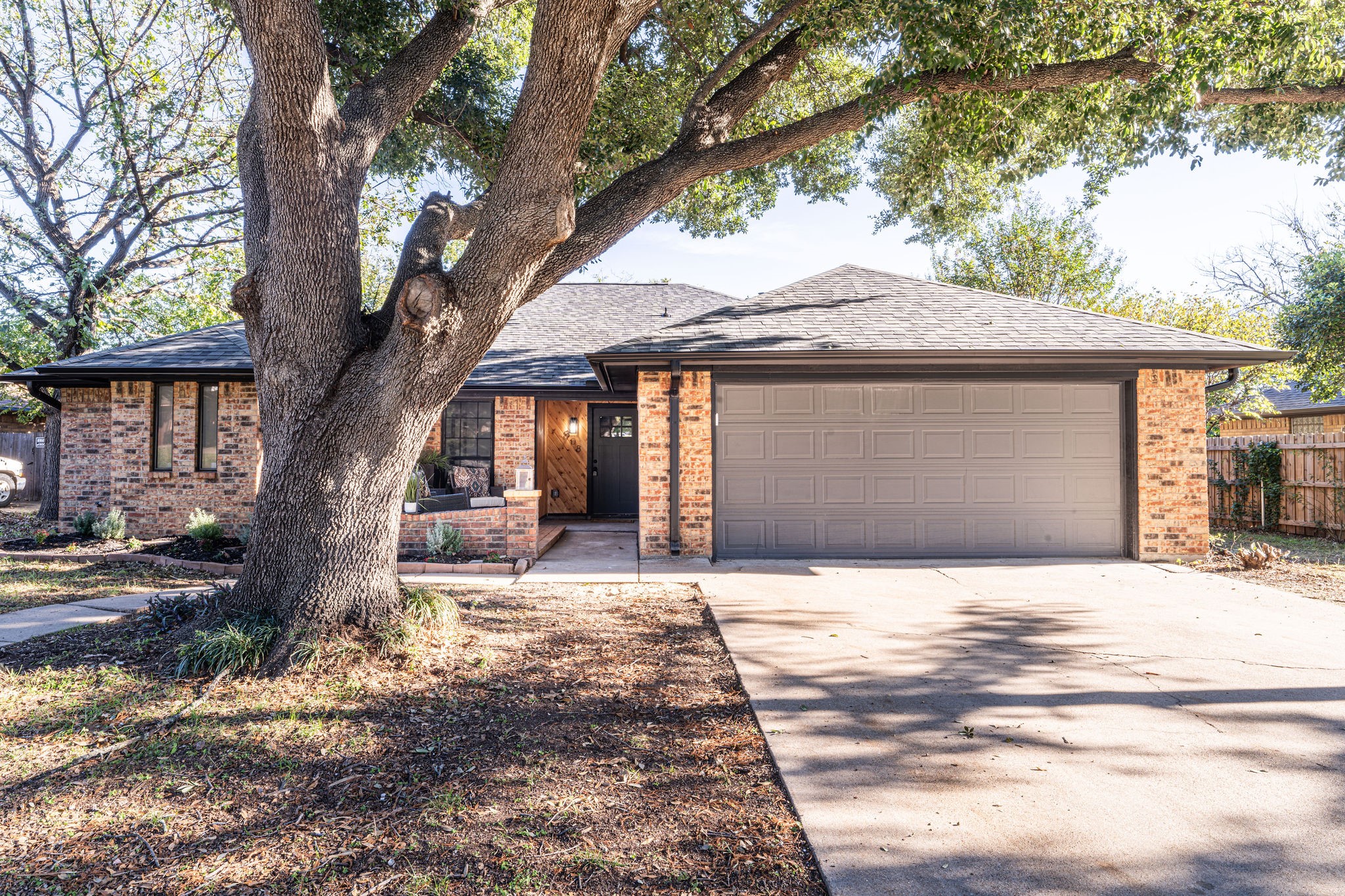 808 Ridgeview Drive Burleson TX 76028