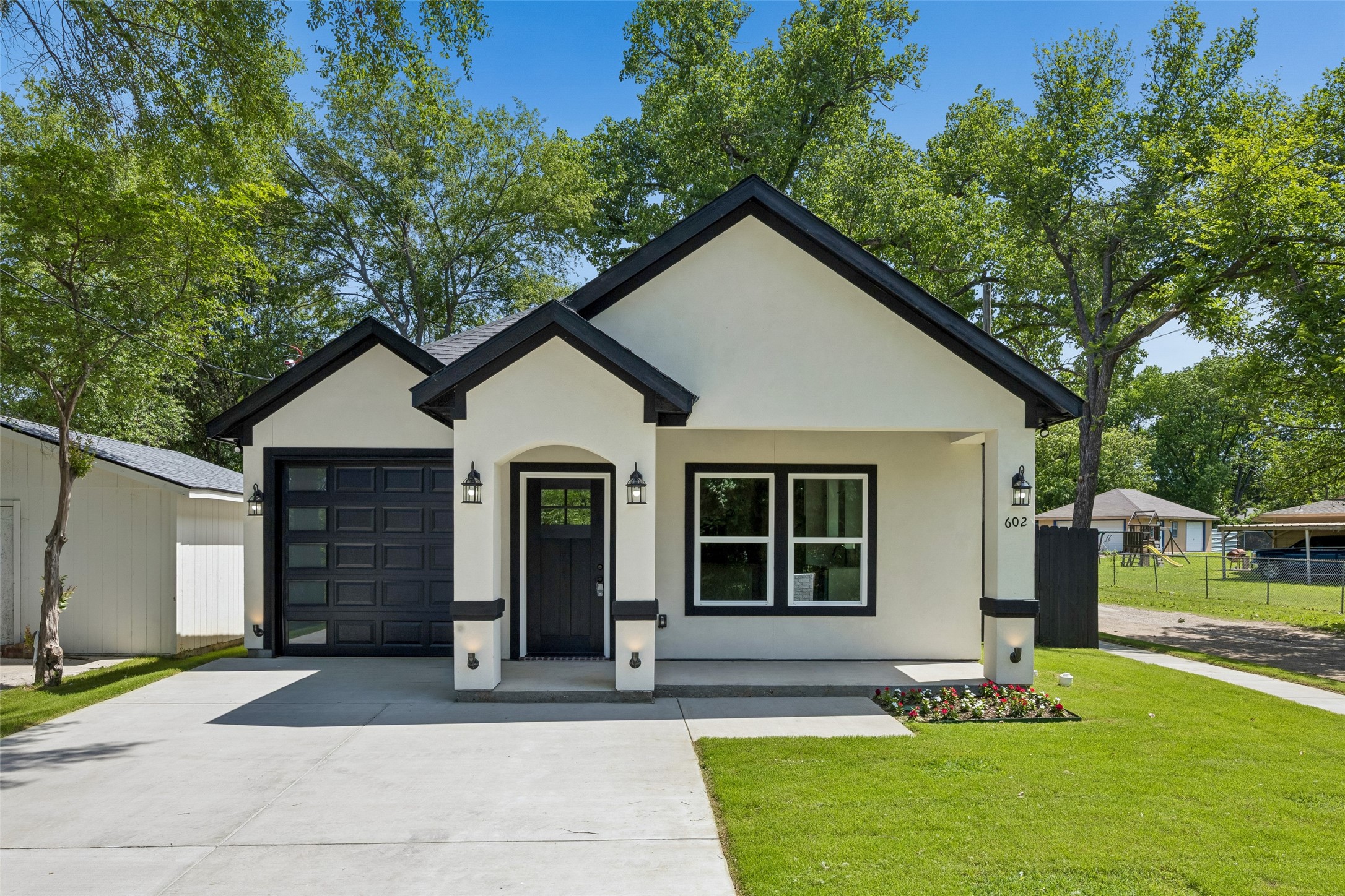 602 W Newton Street Terrell TX 75160