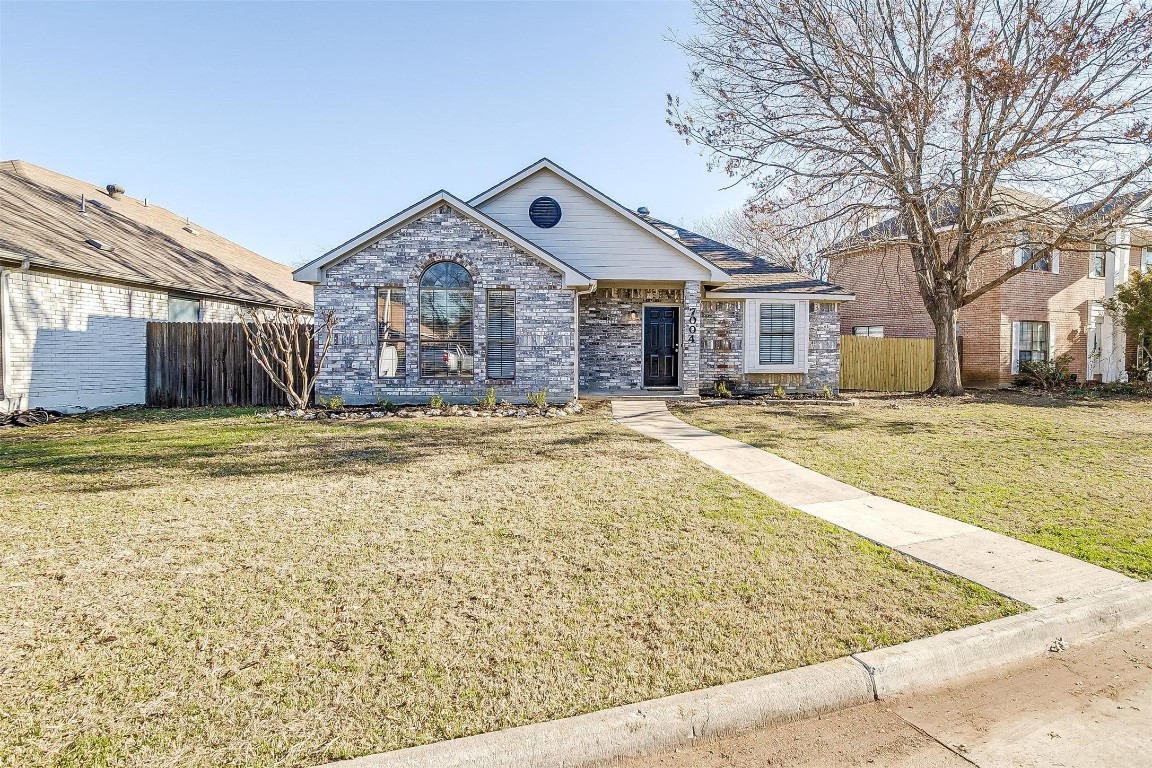 7004 Bentley Avenue Fort Worth TX 76137