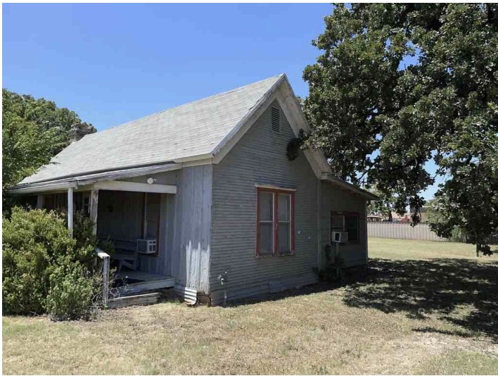 110 W Lipan Drive Lipan TX 76462