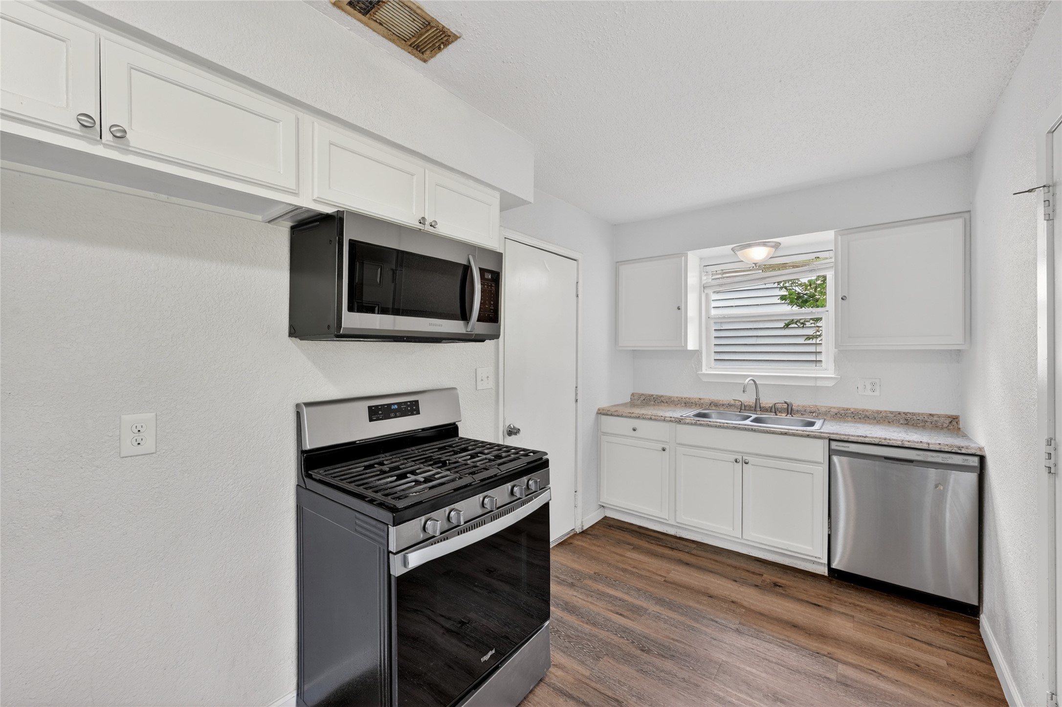 14206 Osage Drive Balch Springs TX 75180