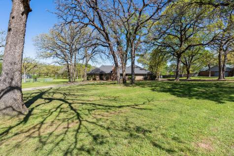 121 Towering Oaks Court Burleson TX 76028