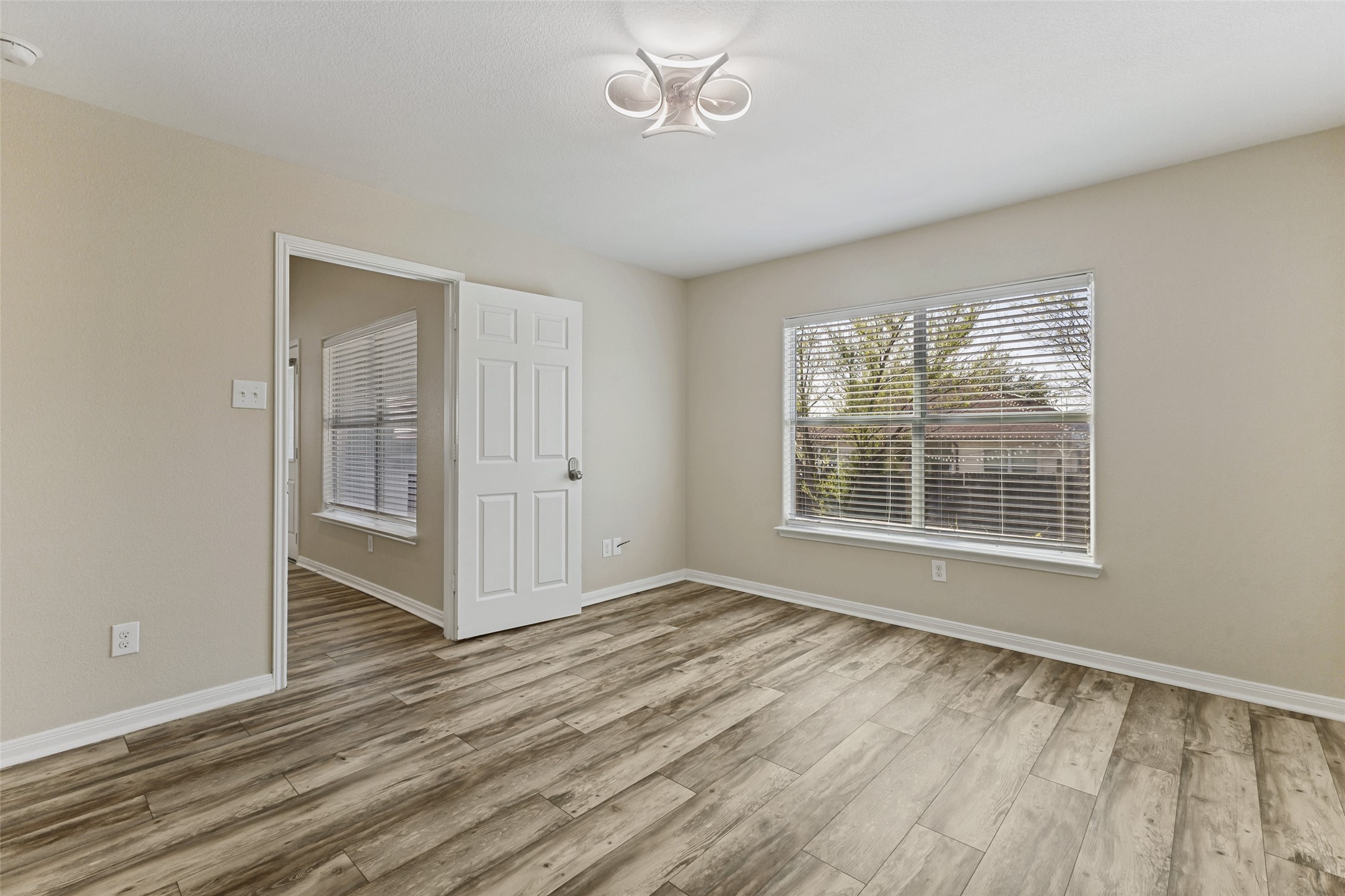 192 Buffalo Ridge Drive Newark TX 76071