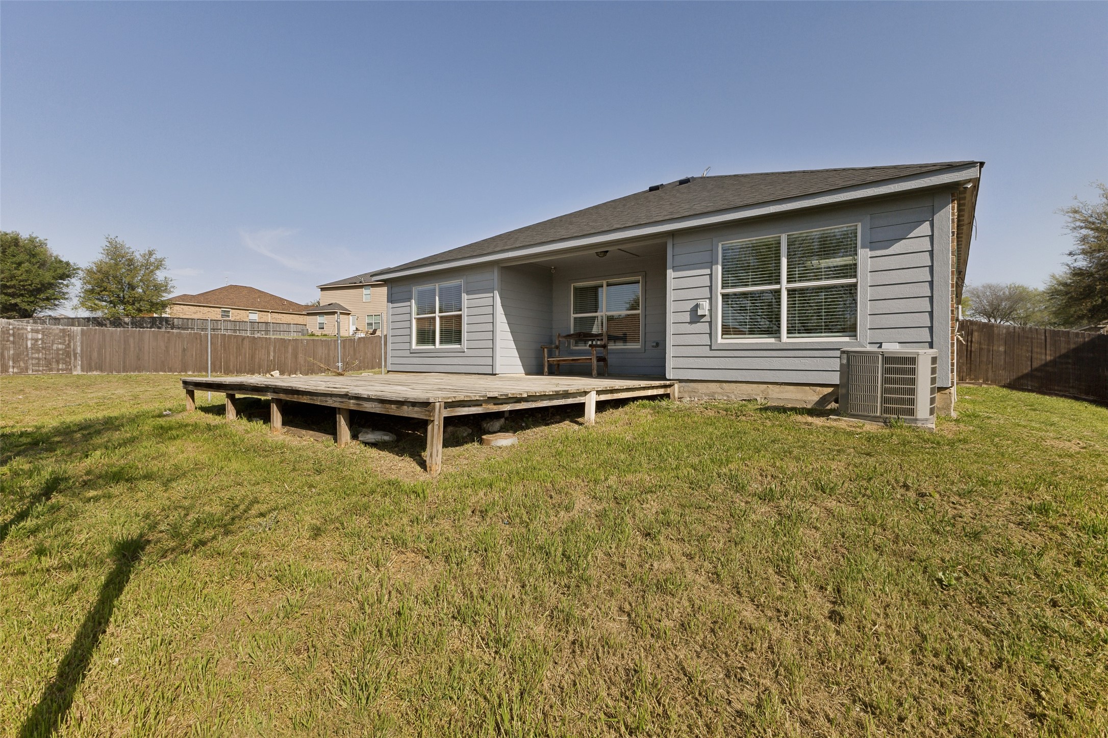 192 Buffalo Ridge Drive Newark TX 76071