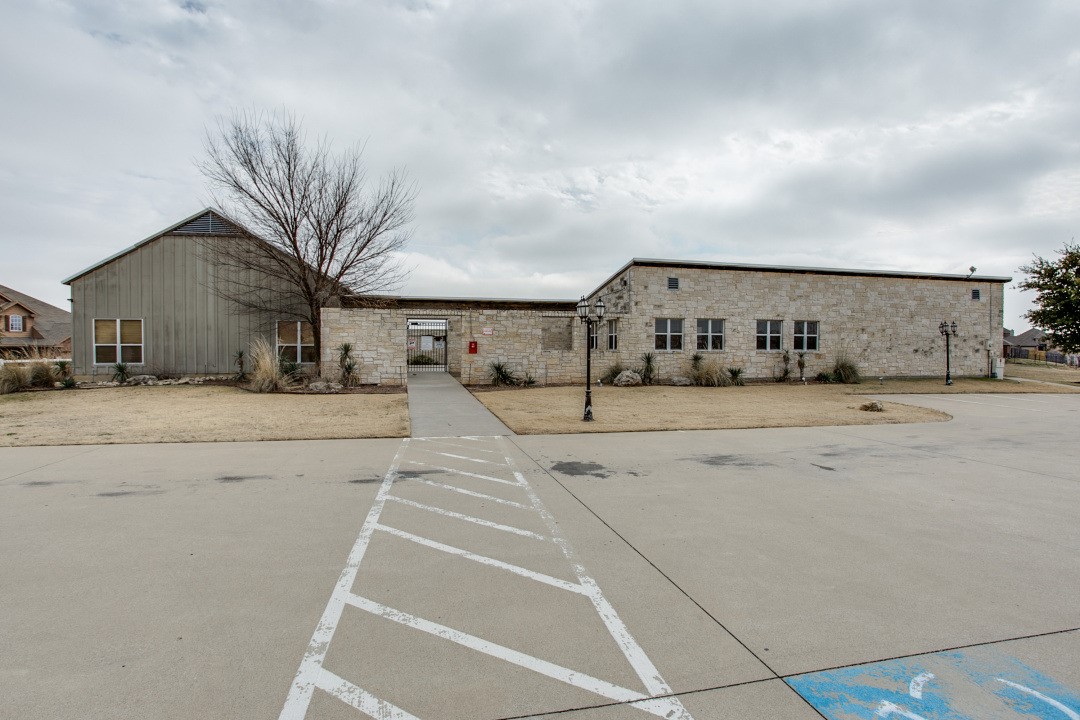 192 Buffalo Ridge Drive Newark TX 76071