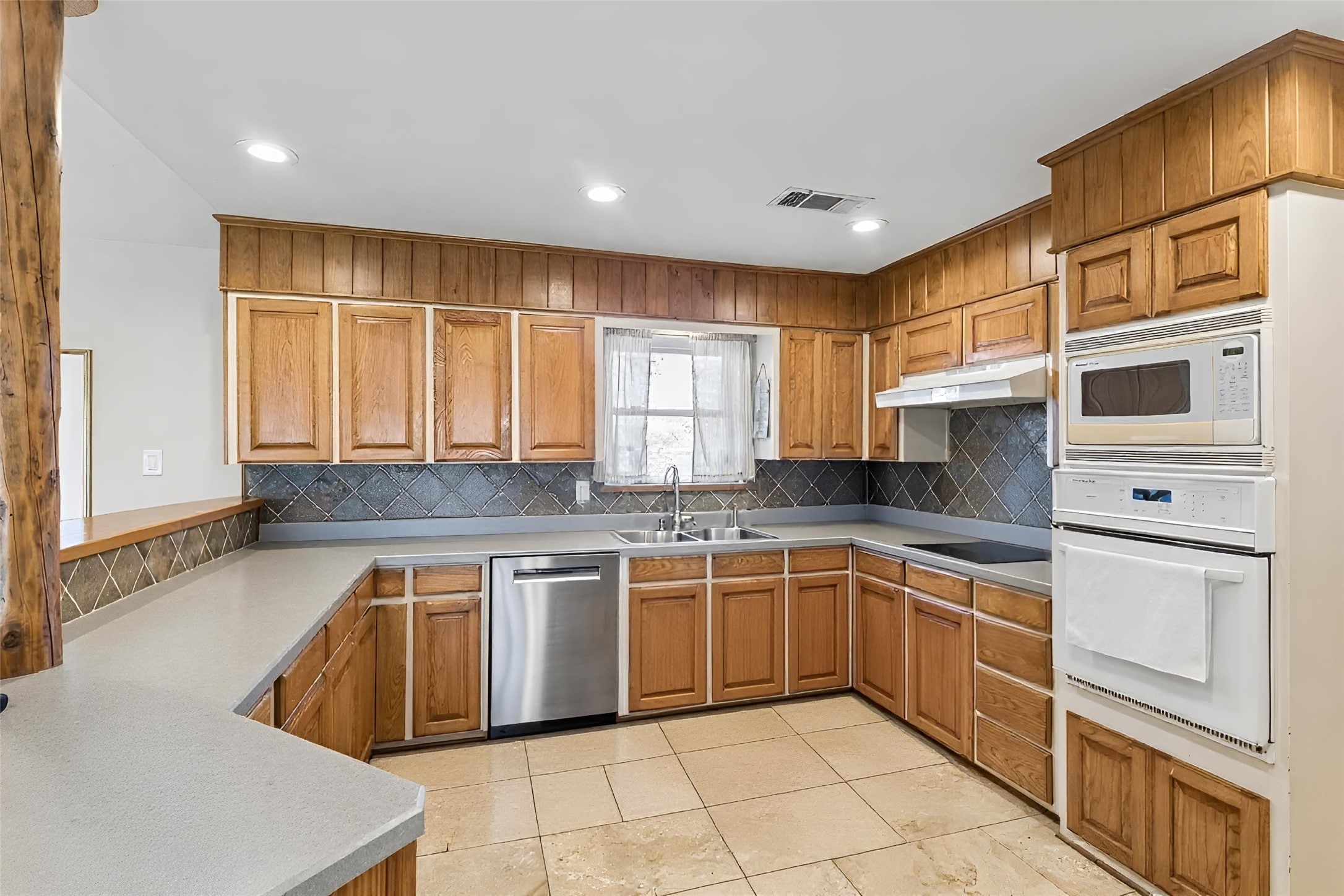100 Swisher Road Shady Shores TX 76208