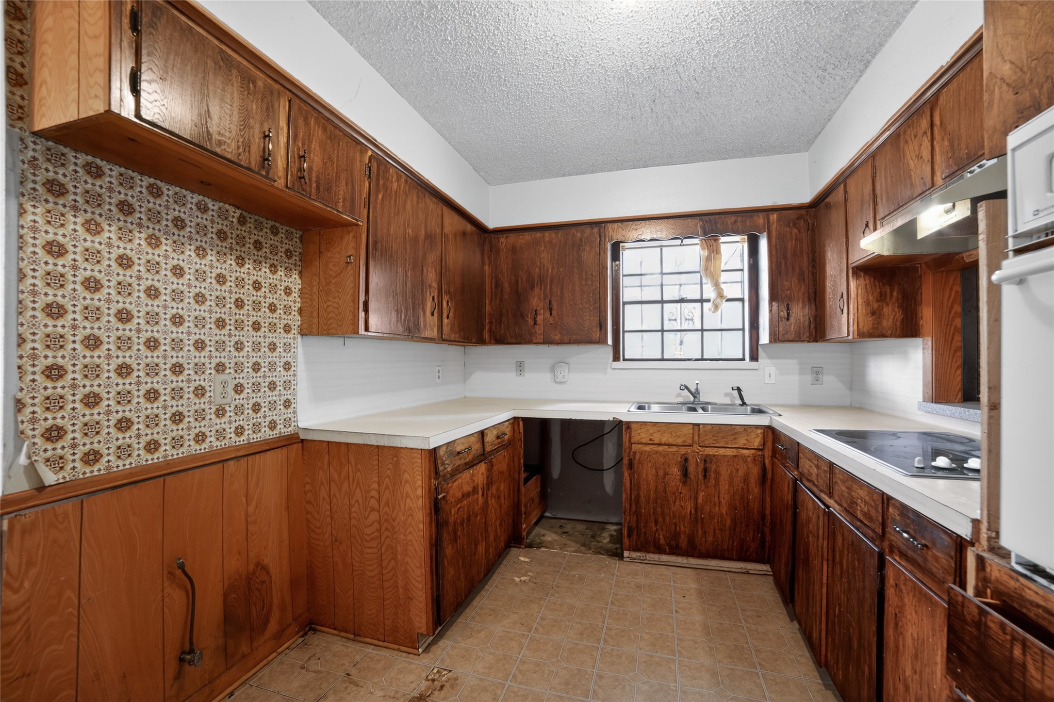 206 Clover Lane Palestine TX 75803