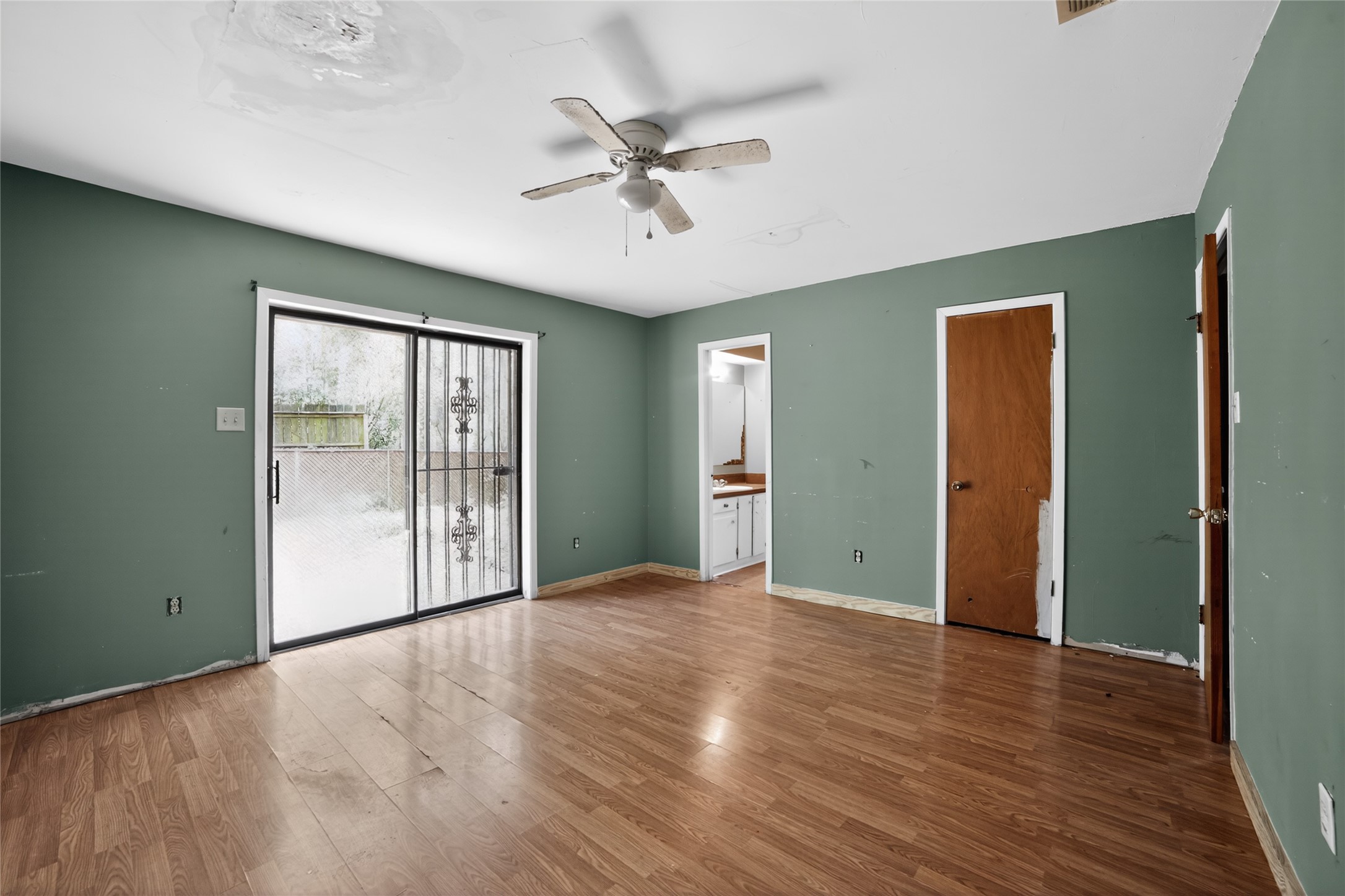 206 Clover Lane Palestine TX 75803