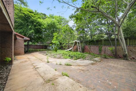 206 Clover Lane Palestine TX 75803