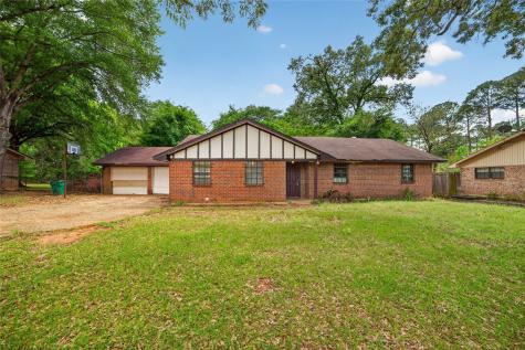 206 Clover Lane Palestine TX 75803