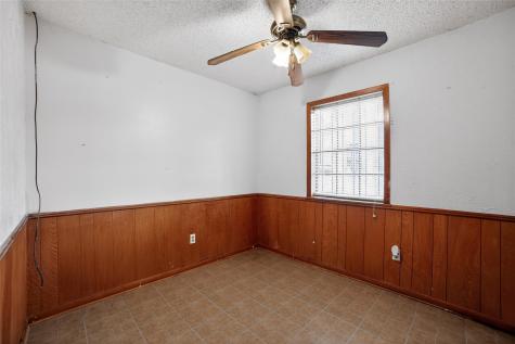 206 Clover Lane Palestine TX 75803