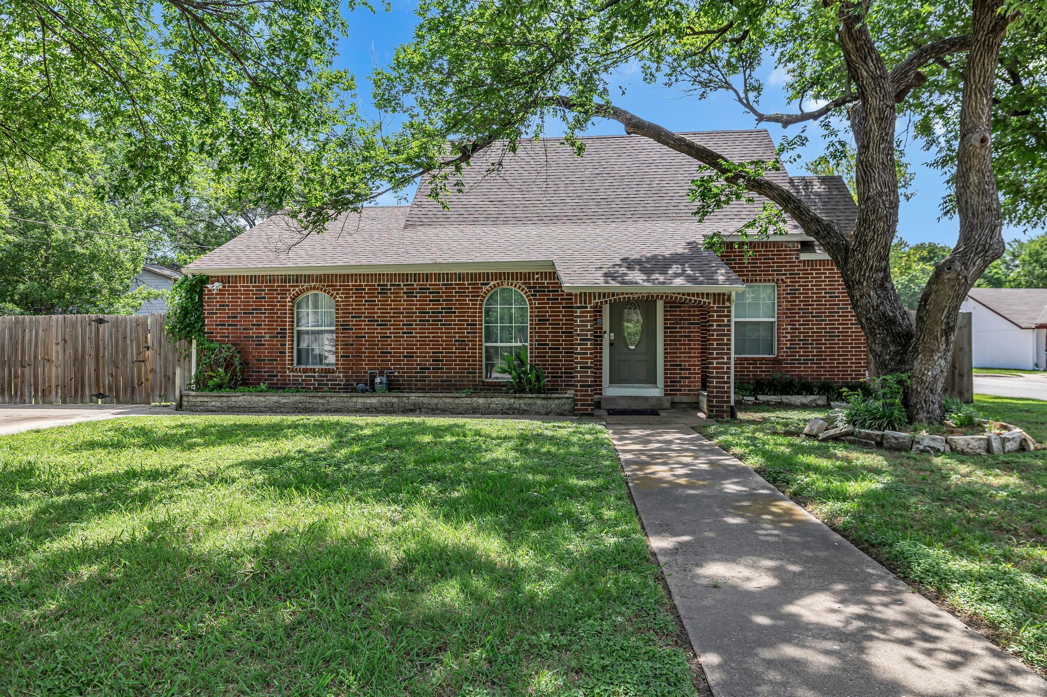 401 Magnolia Street Arlington TX 76012
