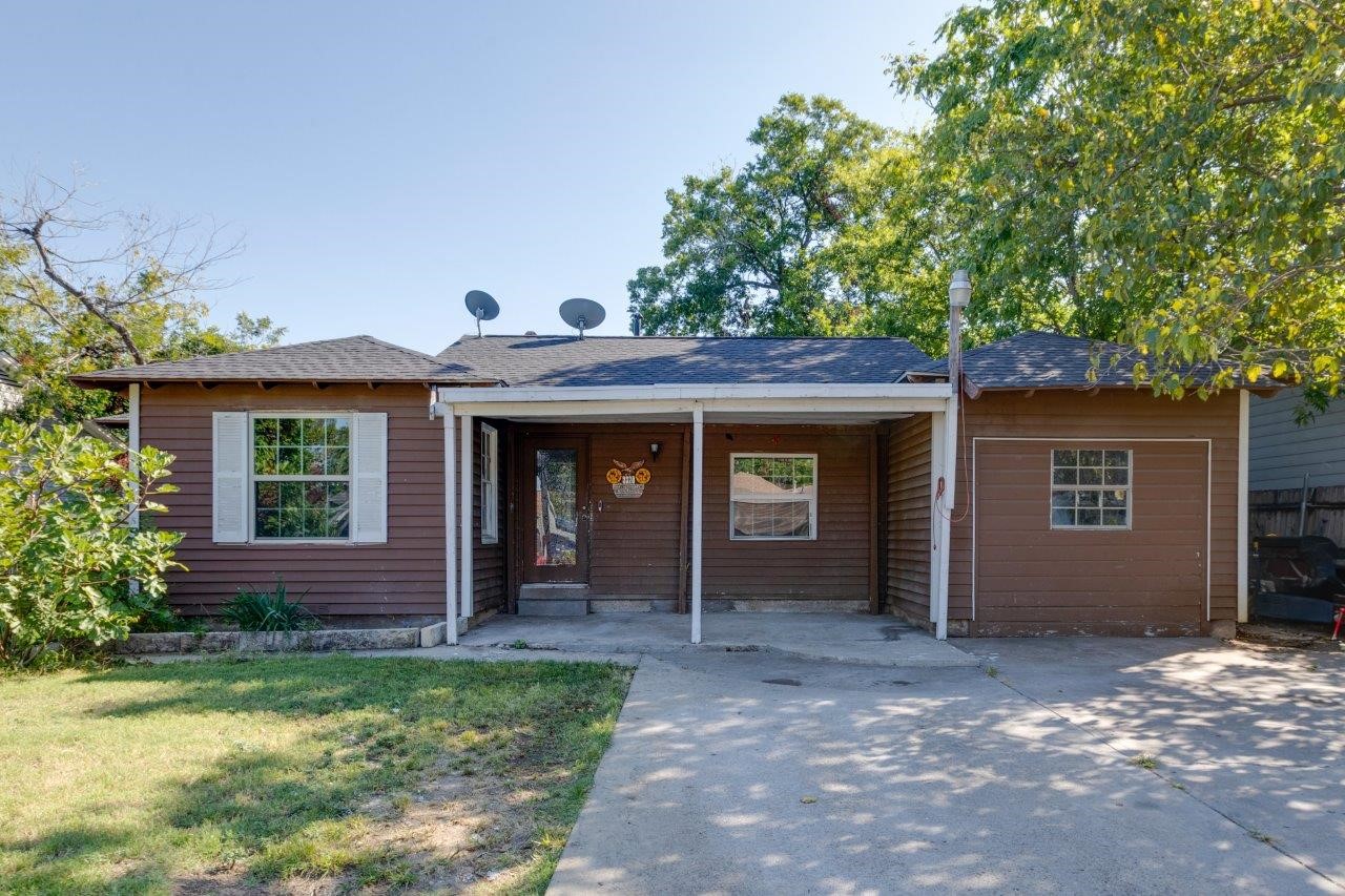 3320 Poinsettia Drive Dallas TX 75211