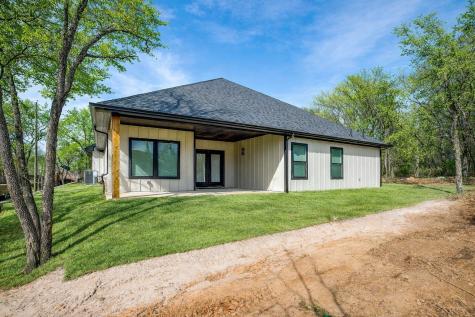 725 Haynie Drive Runaway Bay TX 76426