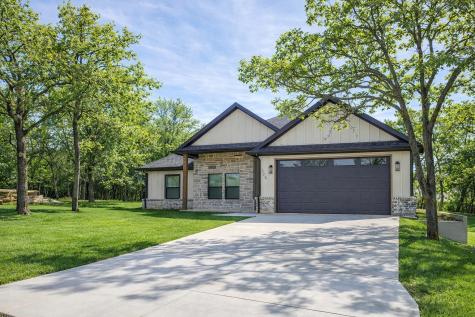 725 Haynie Drive Runaway Bay TX 76426