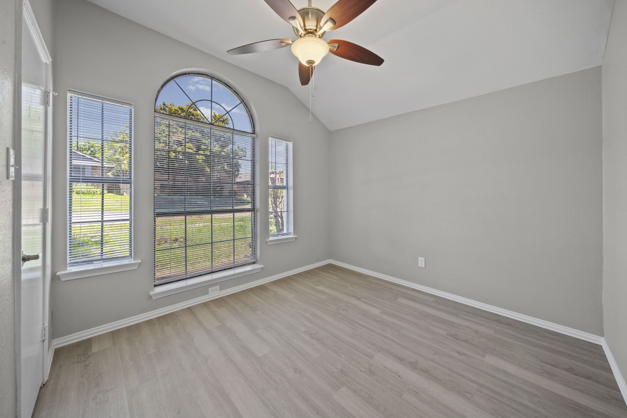 542 Oxbow Street Mesquite TX 75149