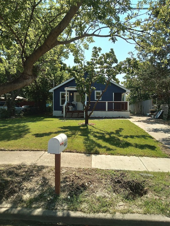 638 Rayenell Avenue Dallas TX 75217