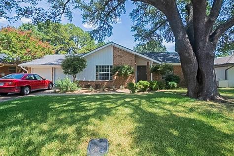 2811 Ashbury Drive Arlington TX 76015