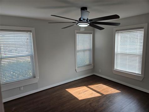 404 S Pecan Street Bells TX 75414