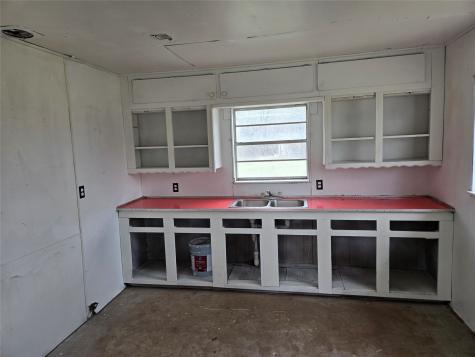 404 S Pecan Street Bells TX 75414