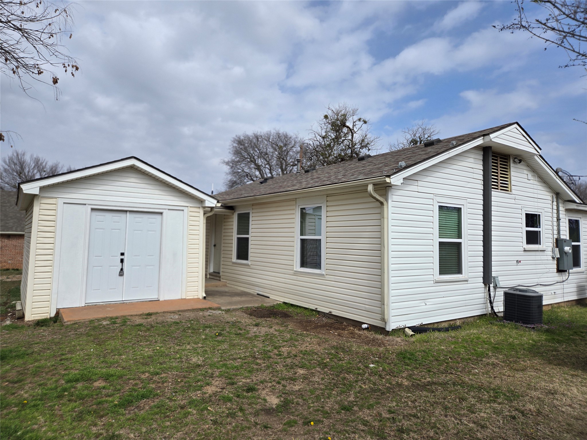 404 S Pecan Street Bells TX 75414
