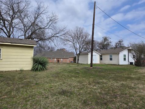 404 S Pecan Street Bells TX 75414
