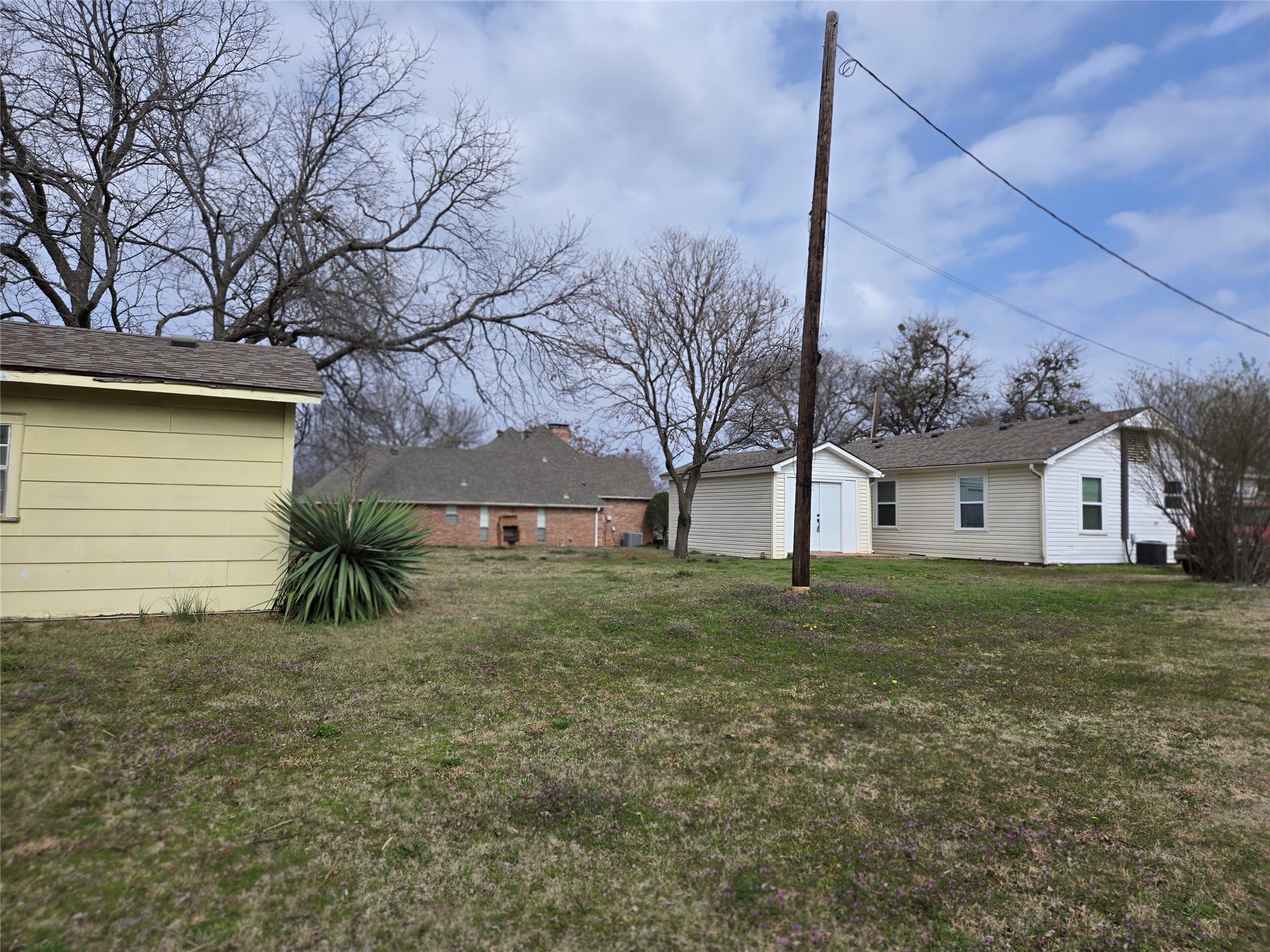 404 S Pecan Street Bells TX 75414