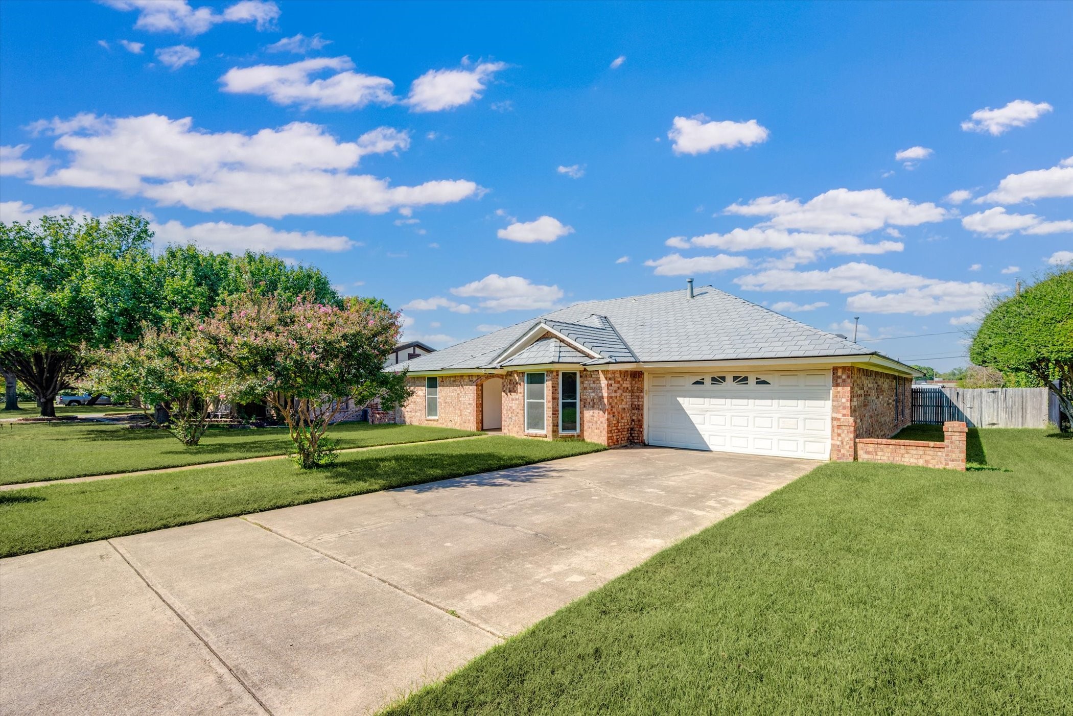 600 W Louella Drive Hurst TX 76054