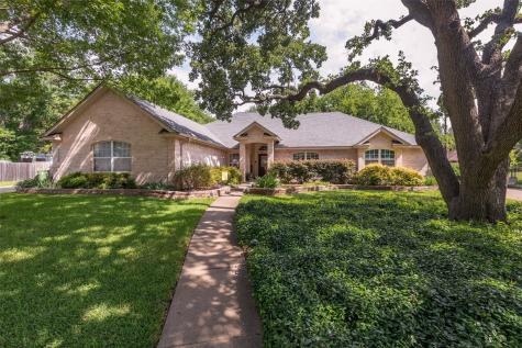 1119 Shady Oak Trail Mansfield TX 76063