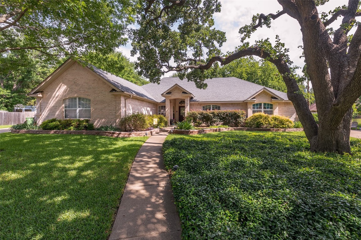 1119 Shady Oak Trail Mansfield TX 76063