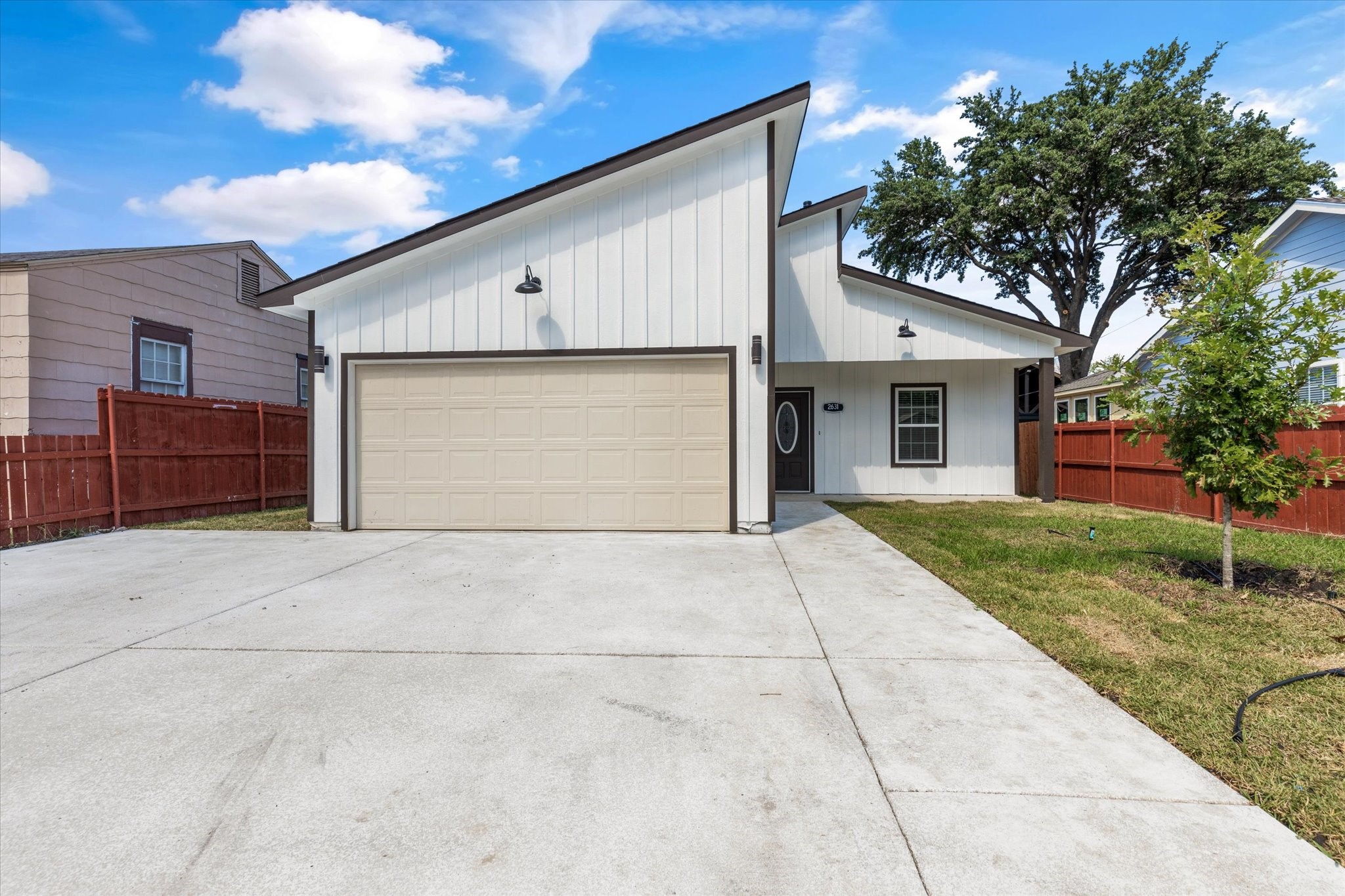 2631 Searcy Drive Dallas TX 75211