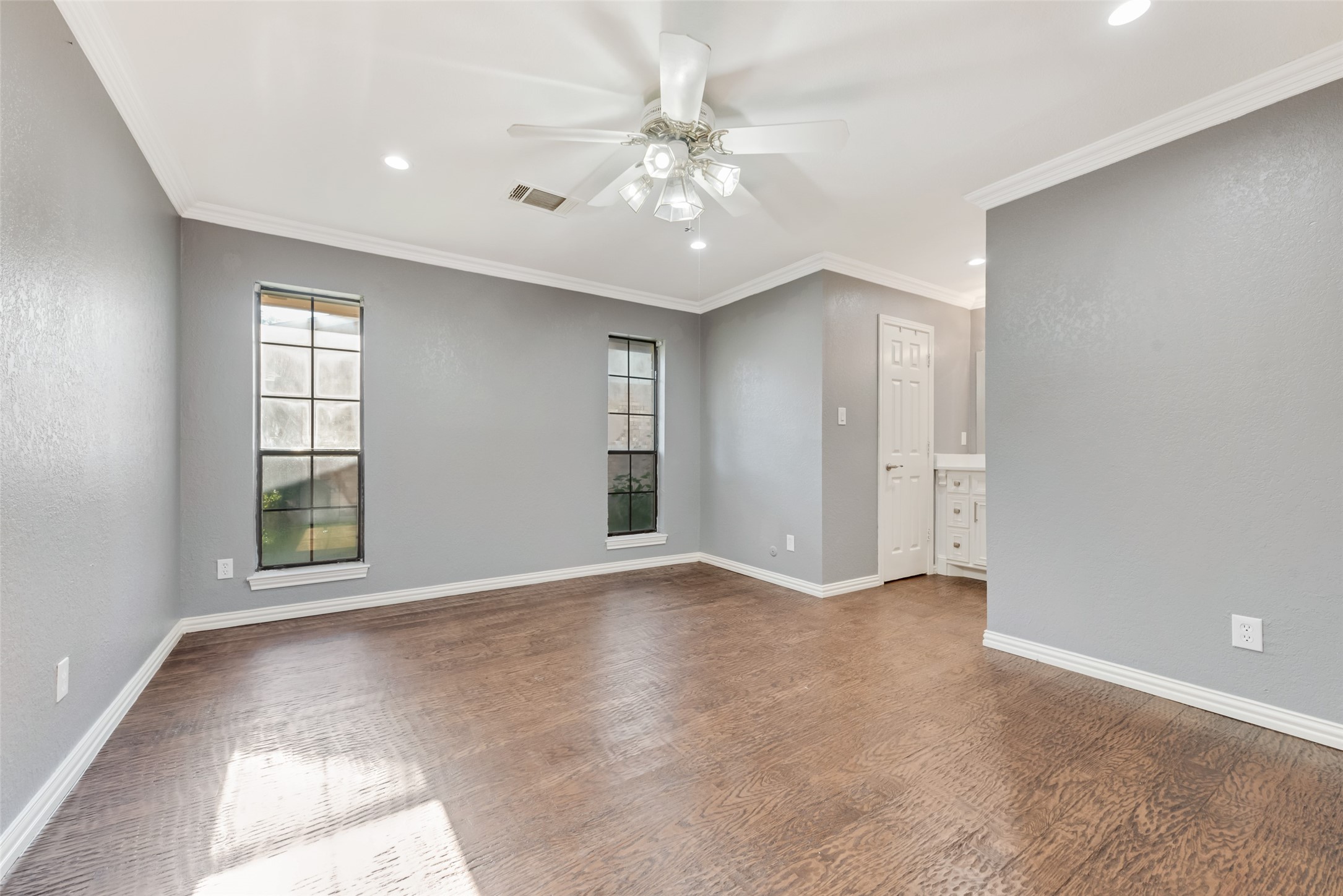 3025 Truxillo Street Dallas TX 75228