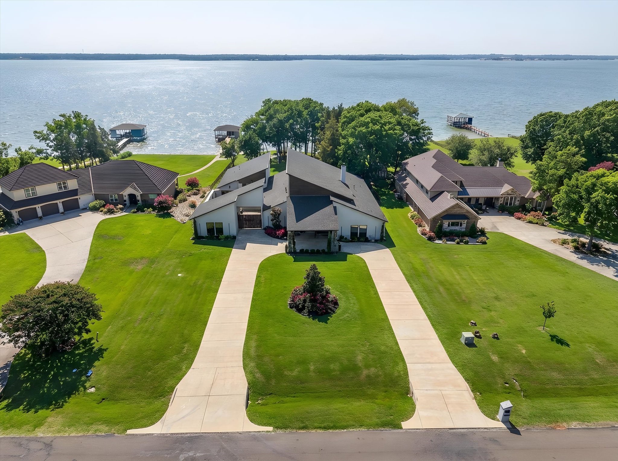 1130 The Shores Drive Corsicana TX 75109