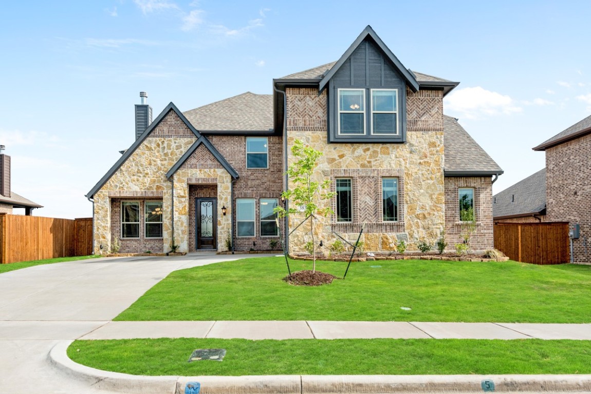 3833 Honey Grove Drive Midlothian TX 76065
