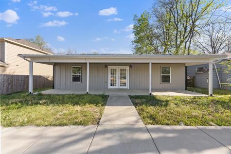 805 S 4th Street Bonham TX 75418