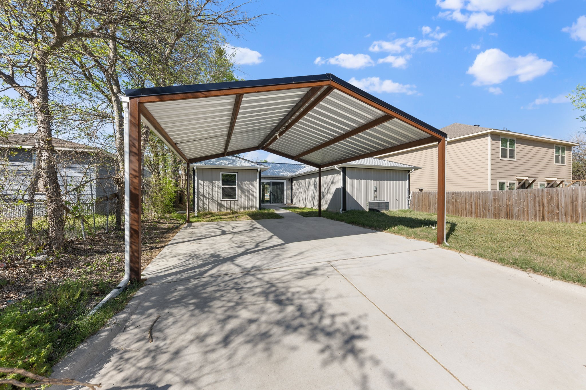 805 S 4th Street Bonham TX 75418