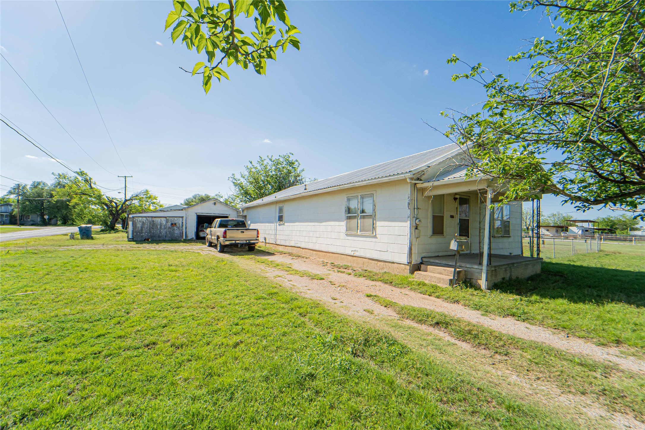 701 N Shelton Street Breckenridge TX 76424