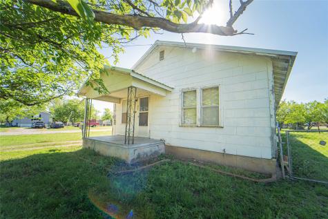 701 N Shelton Street Breckenridge TX 76424