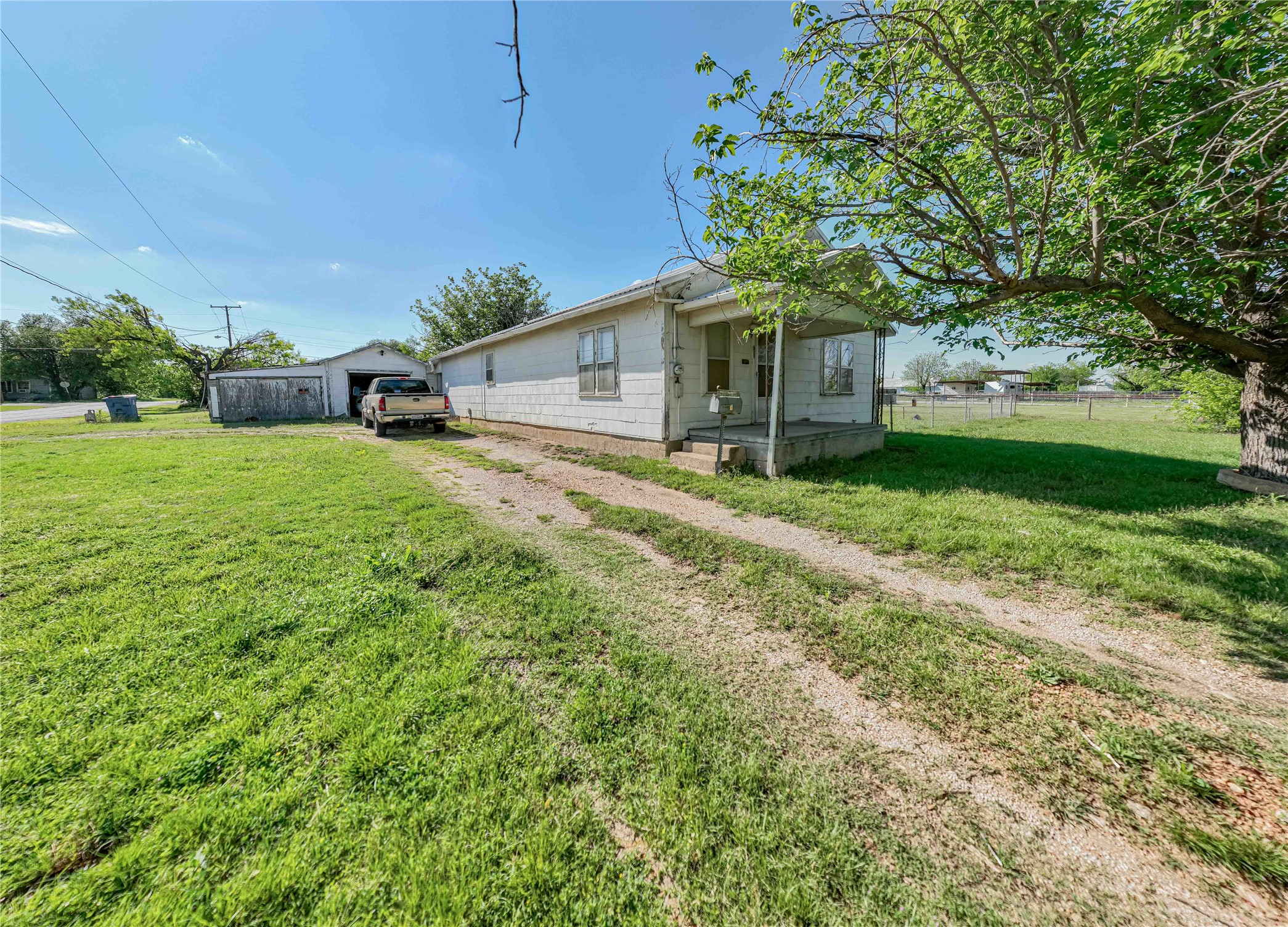 701 N Shelton Street Breckenridge TX 76424